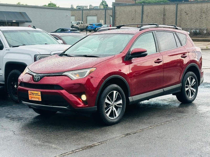 Toyota RAV4 Vehicle Full-screen Gallery Image 2