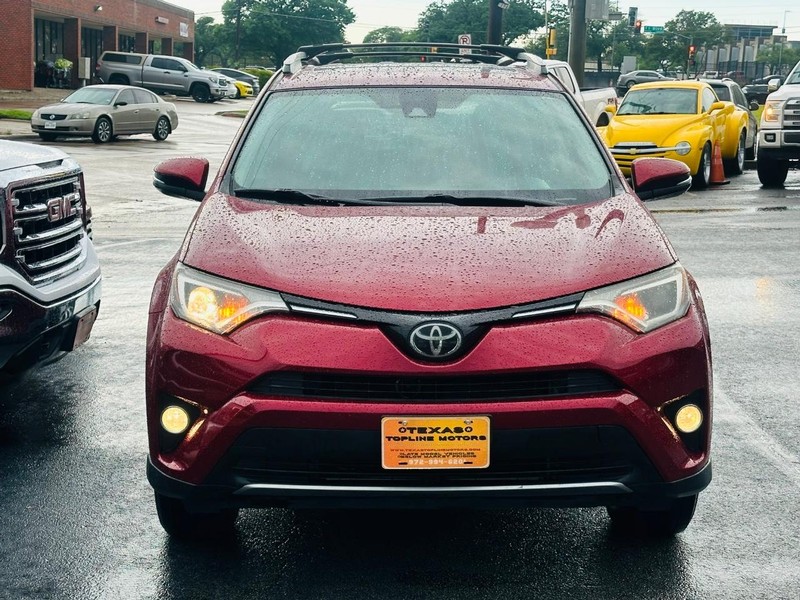 Toyota RAV4 Vehicle Full-screen Gallery Image 3
