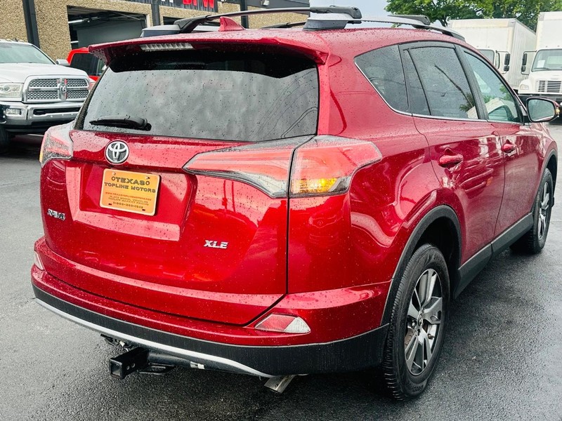 Toyota RAV4 Vehicle Full-screen Gallery Image 5