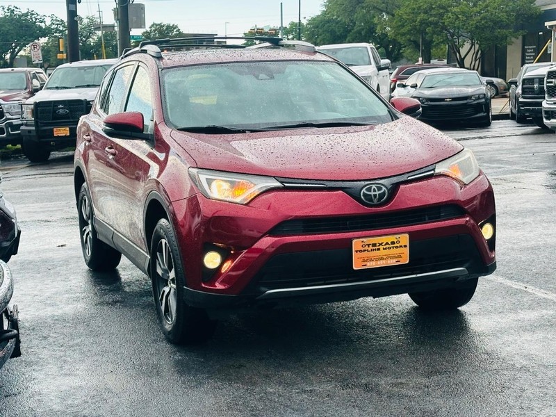 Toyota RAV4 Vehicle Full-screen Gallery Image 7