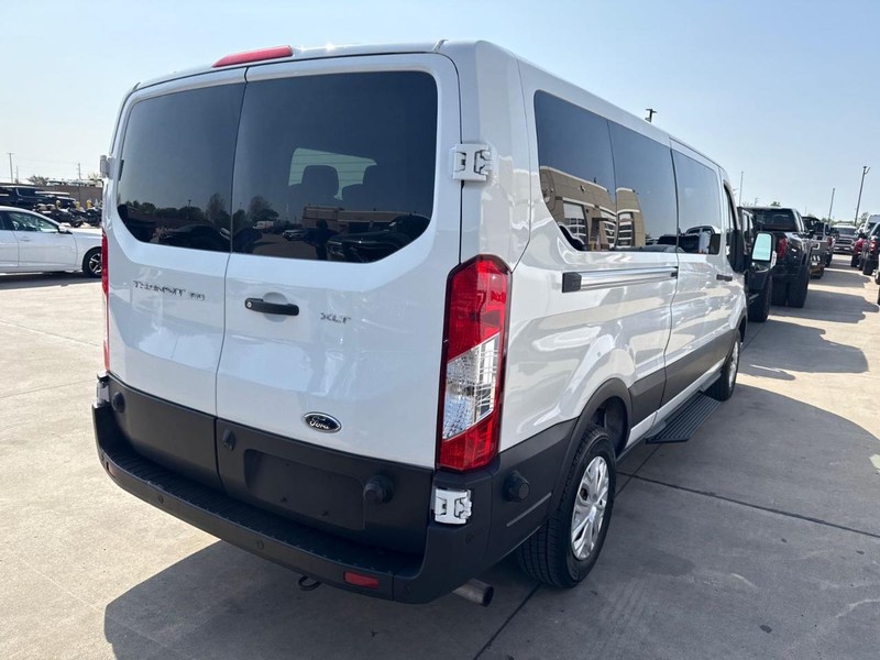 Ford Transit Passenger Wagon Vehicle Full-screen Gallery Image 4