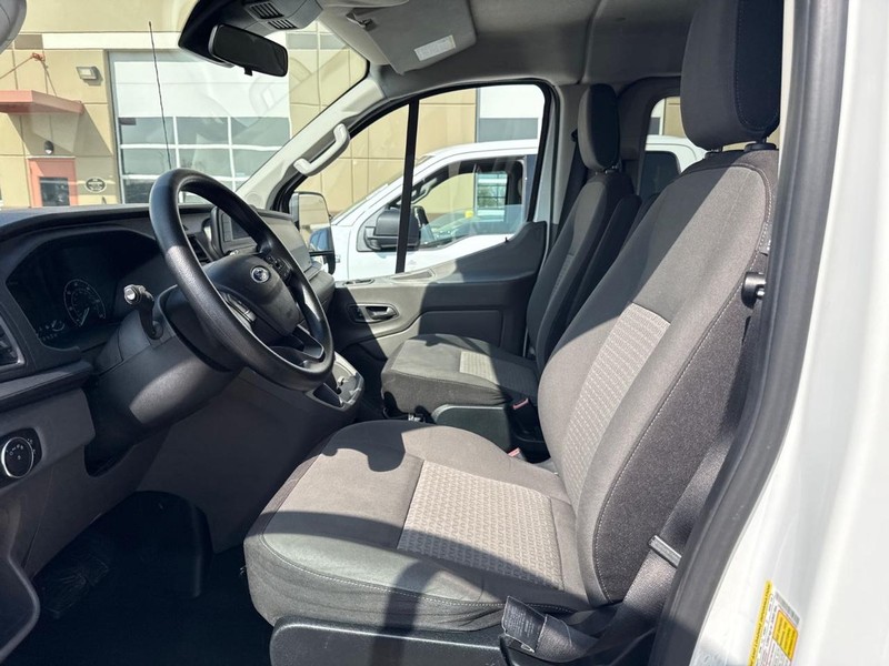 Ford Transit Passenger Wagon Vehicle Full-screen Gallery Image 7