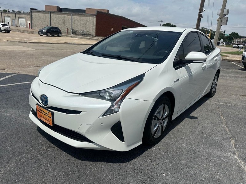 2018 Toyota Prius Two photo 7