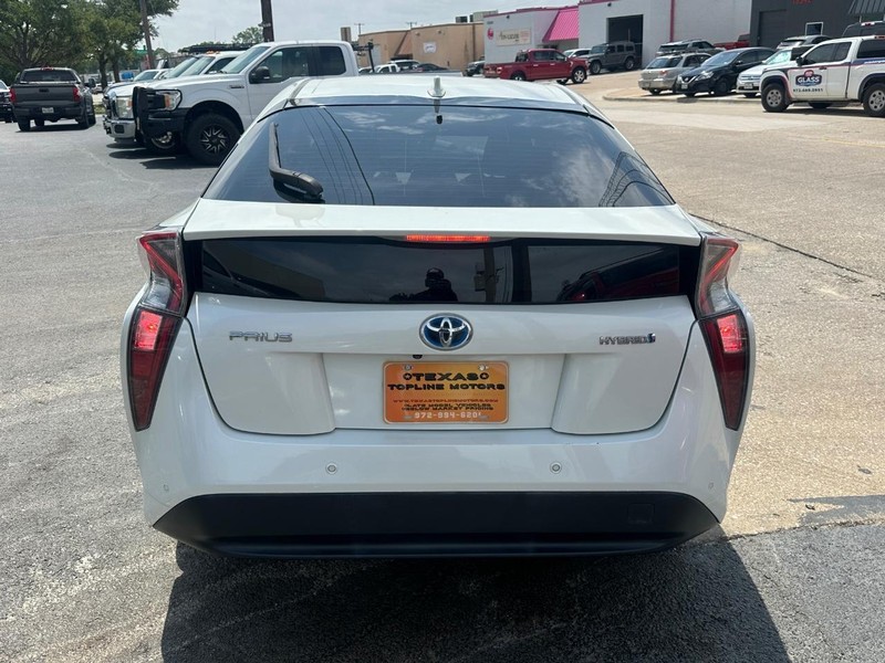 2018 Toyota Prius Two photo 12