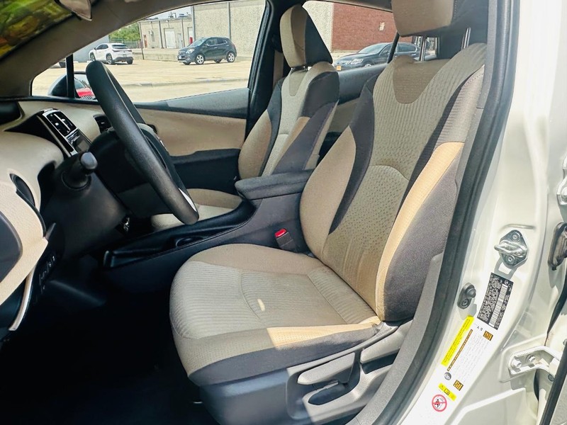 2018 Toyota Prius Two photo 15