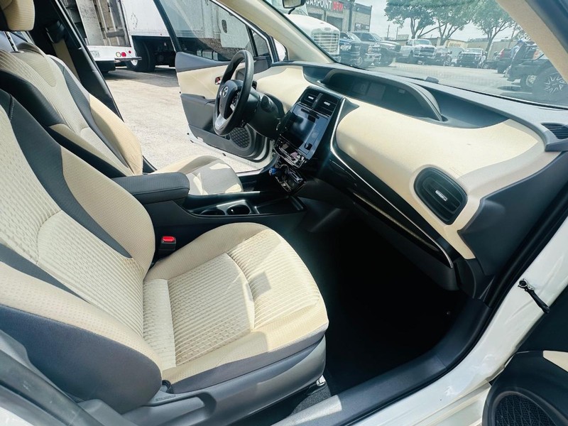 2018 Toyota Prius Two photo 23