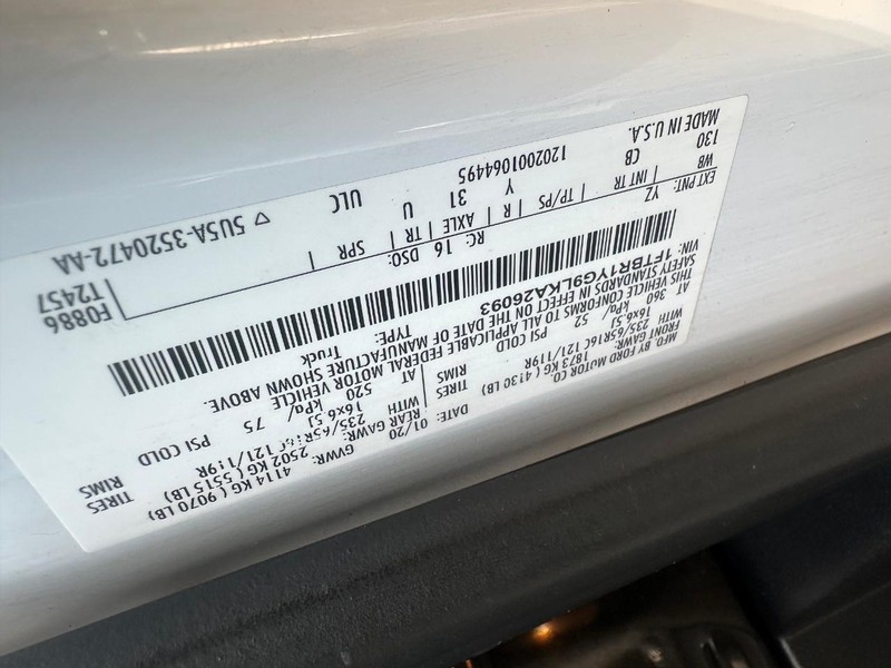 Ford Transit Cargo Van Vehicle Full-screen Gallery Image 28