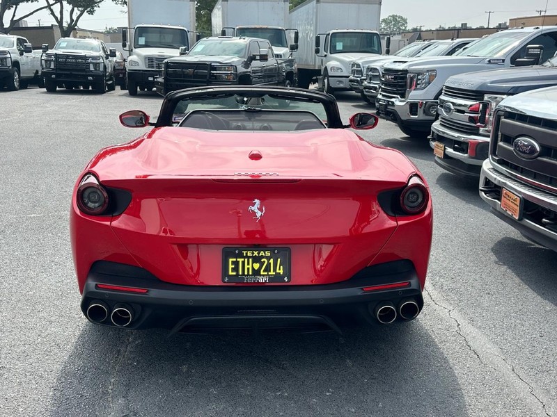 2021 Ferrari Portofino photo 3