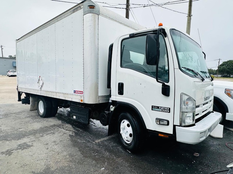 2011 Isuzu NPR photo 2