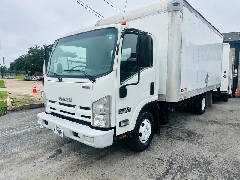 2011 Isuzu NPR photo 7