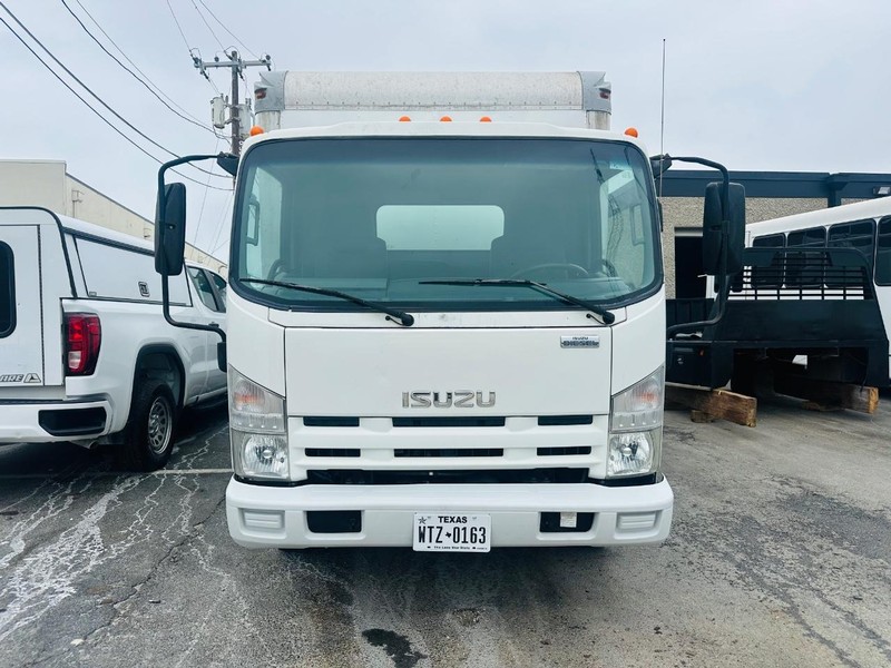 2011 Isuzu NPR photo 8