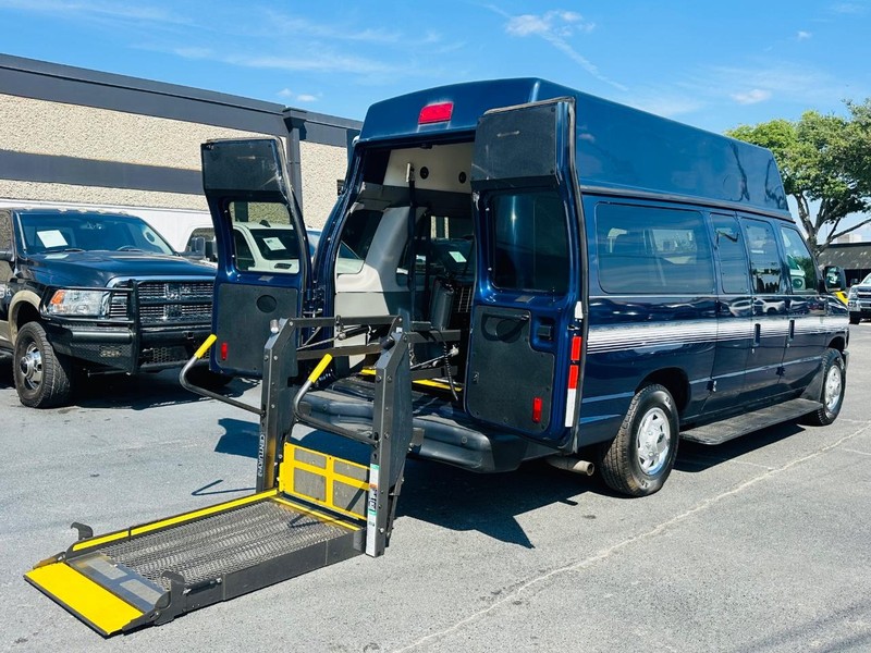 2013 Ford E-Series Econoline Wagon