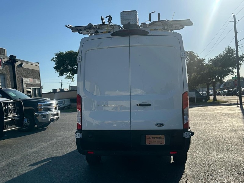 Ford Transit Van Vehicle Full-screen Gallery Image 7