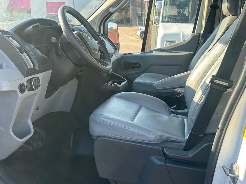 Ford Transit Van Vehicle Full-screen Gallery Image 9