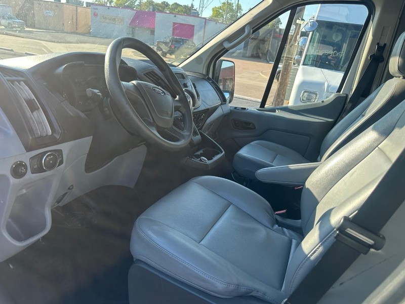 Ford Transit Van Vehicle Full-screen Gallery Image 10