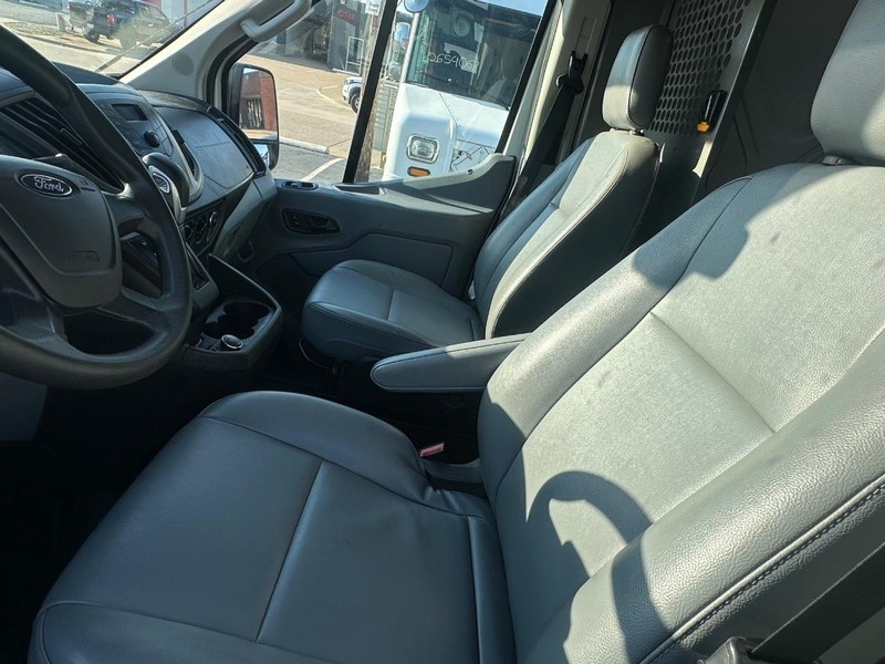 Ford Transit Van Vehicle Full-screen Gallery Image 11