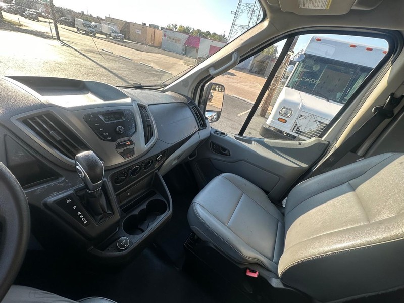 Ford Transit Van Vehicle Full-screen Gallery Image 13