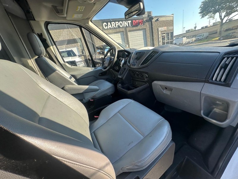 Ford Transit Van Vehicle Full-screen Gallery Image 15