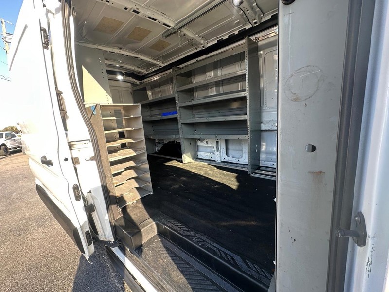 Ford Transit Van Vehicle Full-screen Gallery Image 17