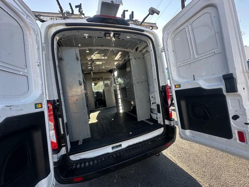 Ford Transit Van Vehicle Full-screen Gallery Image 20