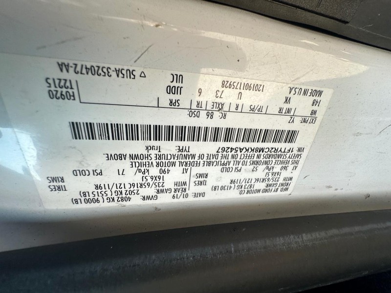 Ford Transit Van Vehicle Full-screen Gallery Image 22