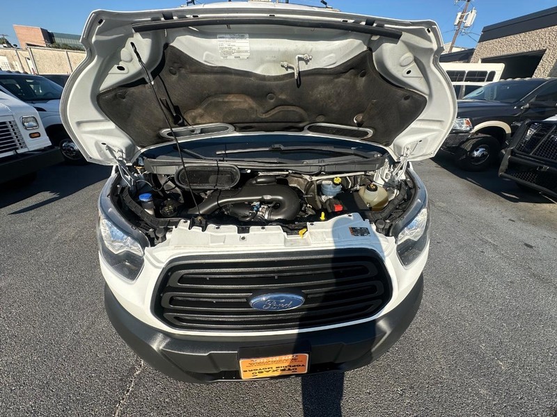 Ford Transit Van Vehicle Full-screen Gallery Image 23