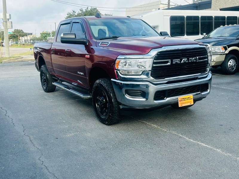 Ram 2500 Vehicle Full-screen Gallery Image 8