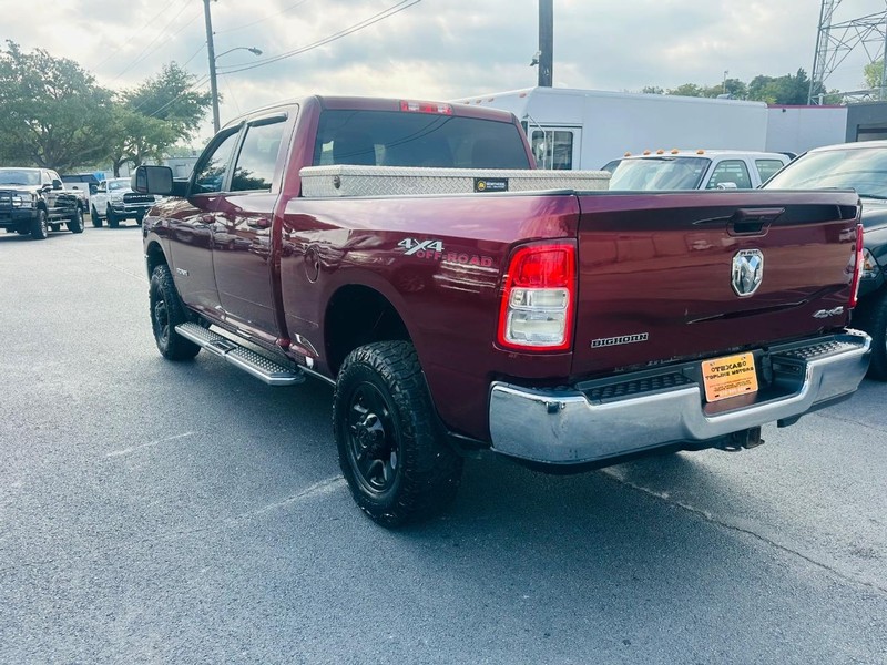 Ram 2500 Vehicle Full-screen Gallery Image 11