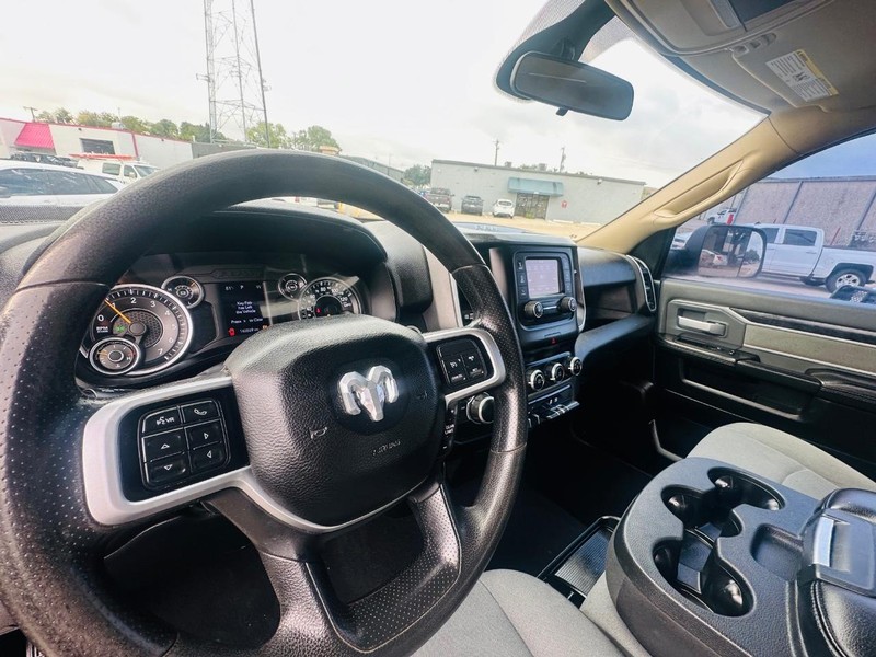 Ram 2500 Vehicle Full-screen Gallery Image 20