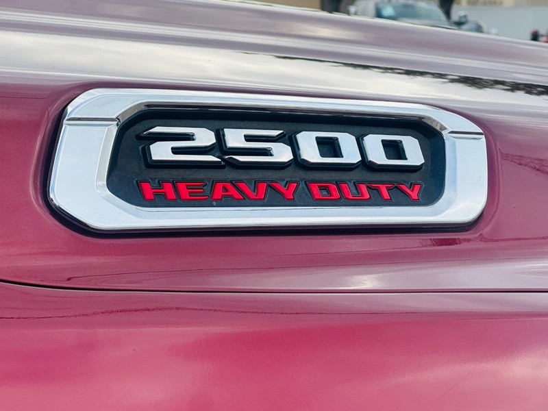 Ram 2500 Vehicle Full-screen Gallery Image 26