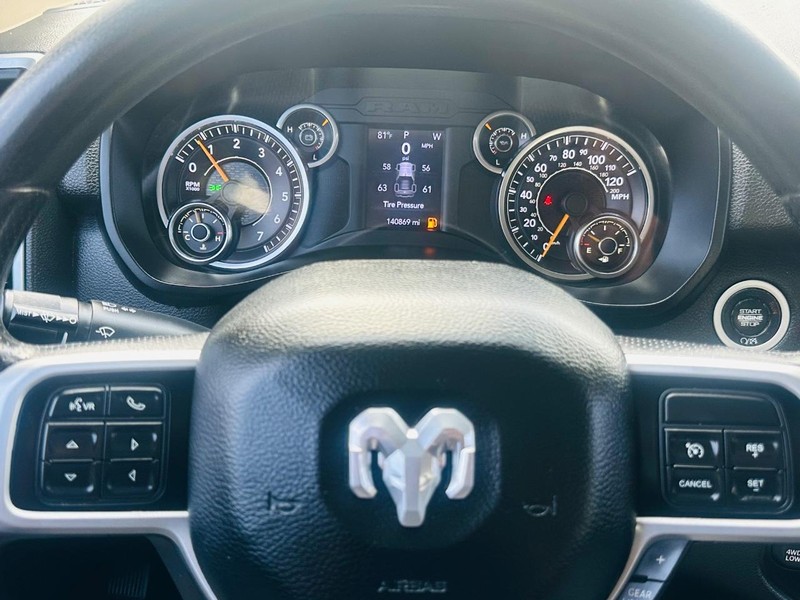 Ram 2500 Vehicle Full-screen Gallery Image 28