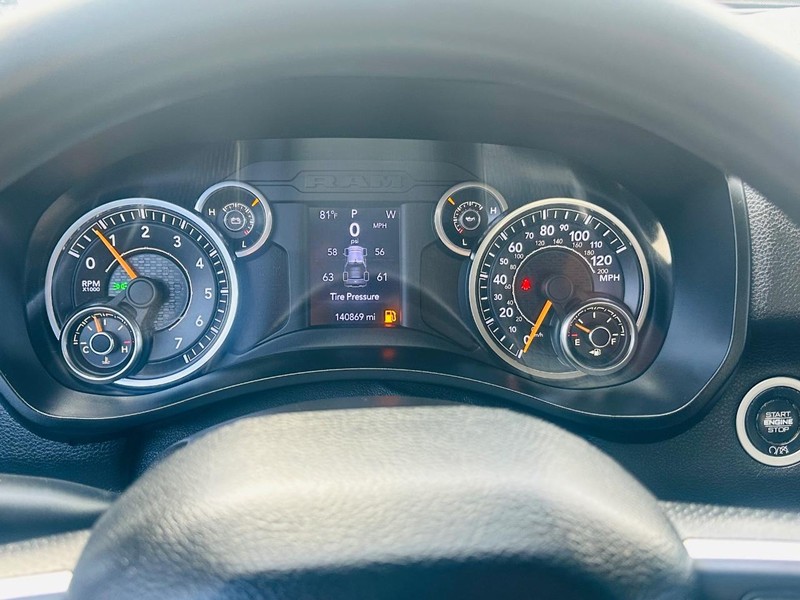 Ram 2500 Vehicle Full-screen Gallery Image 29