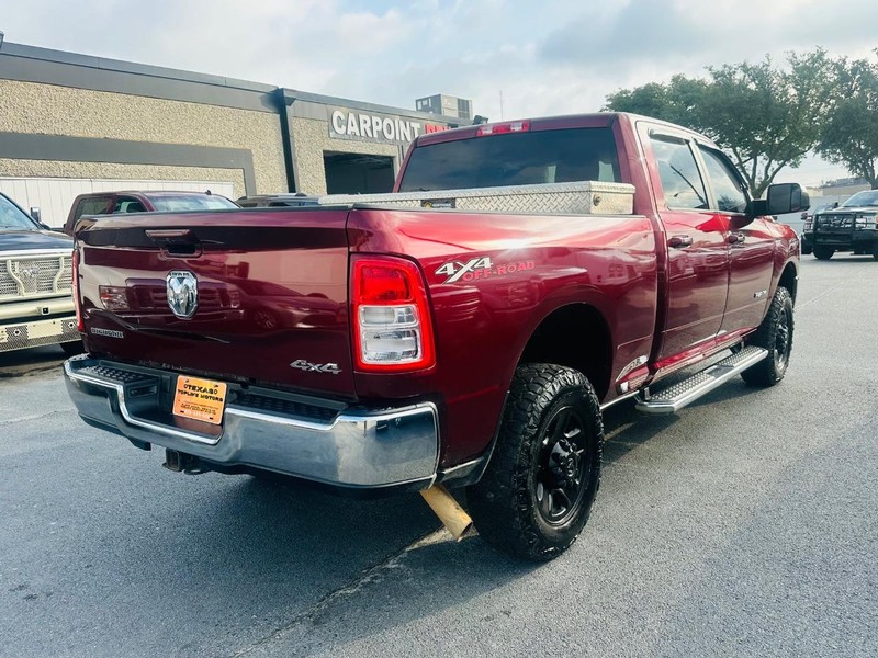 Ram 2500 Vehicle Full-screen Gallery Image 37