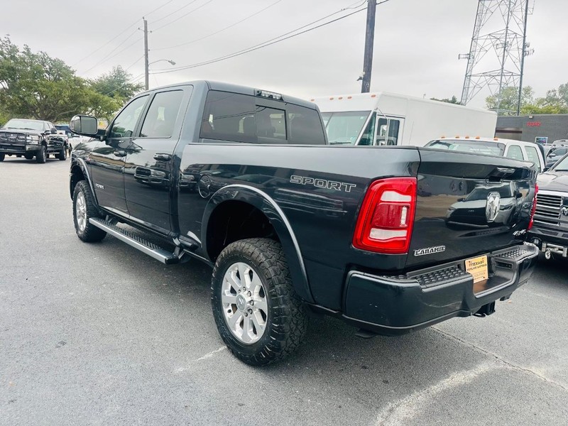 Ram 2500 Vehicle Full-screen Gallery Image 08