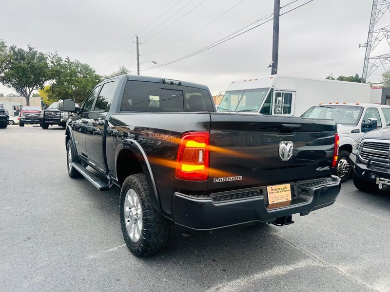 Ram 2500 Vehicle Full-screen Gallery Image 09