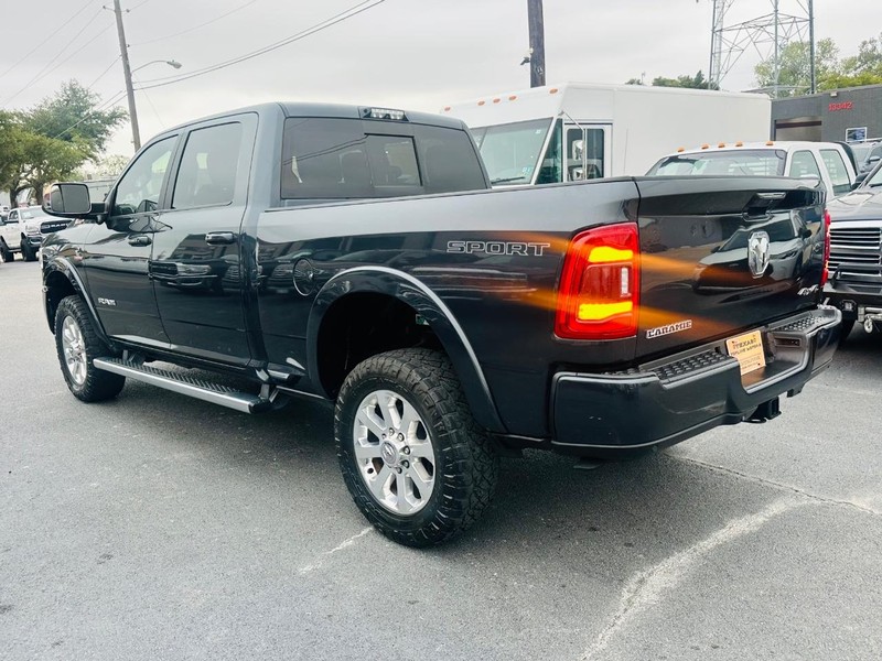 Ram 2500 Vehicle Full-screen Gallery Image 13