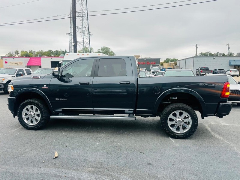 Ram 2500 Vehicle Full-screen Gallery Image 14