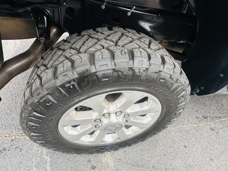 Ram 2500 Vehicle Full-screen Gallery Image 16