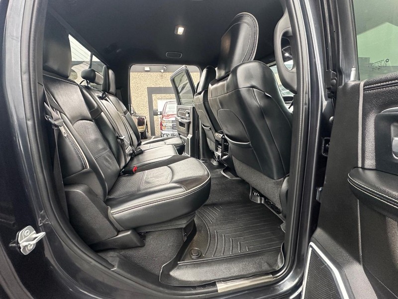 Ram 2500 Vehicle Full-screen Gallery Image 27