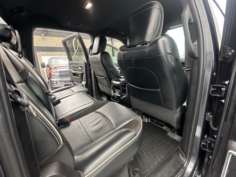 Ram 2500 Vehicle Full-screen Gallery Image 28