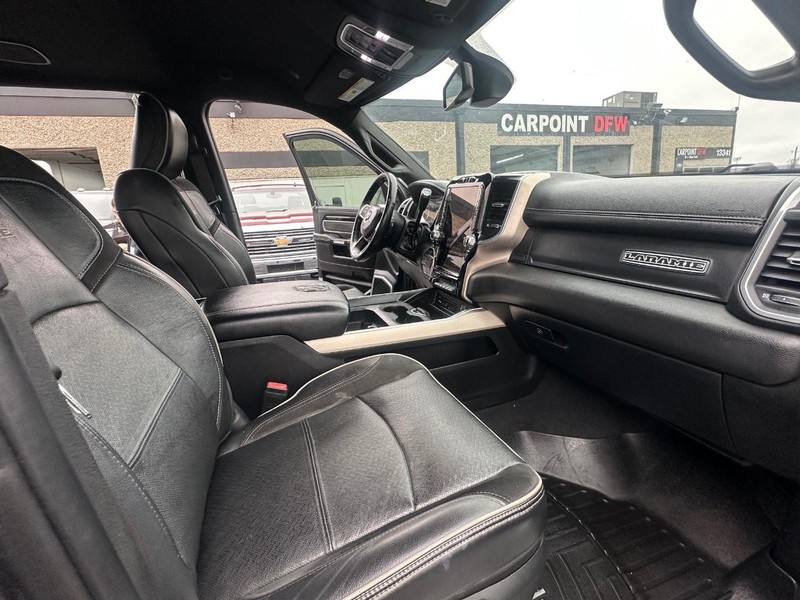 Ram 2500 Vehicle Full-screen Gallery Image 30