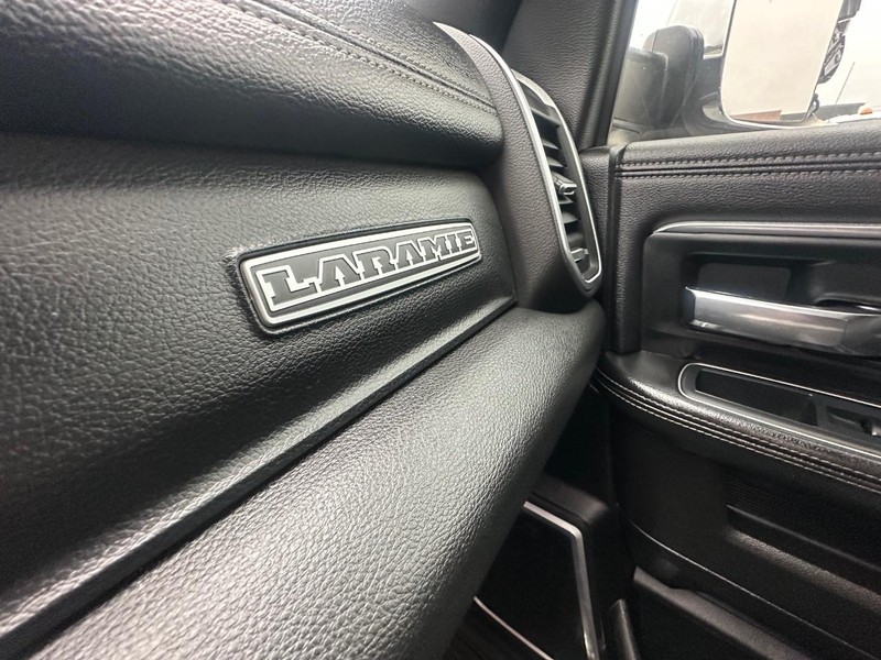 Ram 2500 Vehicle Full-screen Gallery Image 38