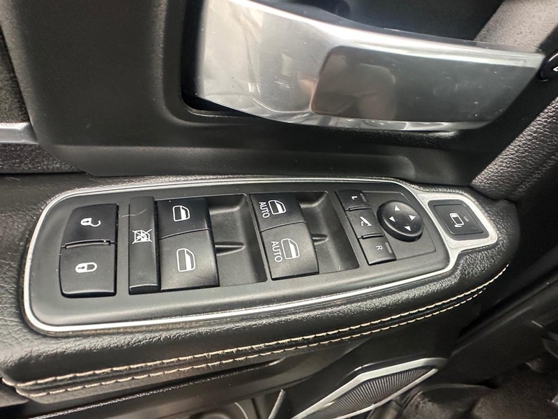 Ram 2500 Vehicle Full-screen Gallery Image 44