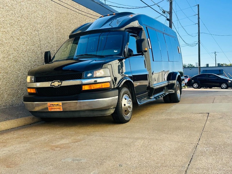 Chevrolet Express Commercial Cutaway Vehicle Full-screen Gallery Image 05