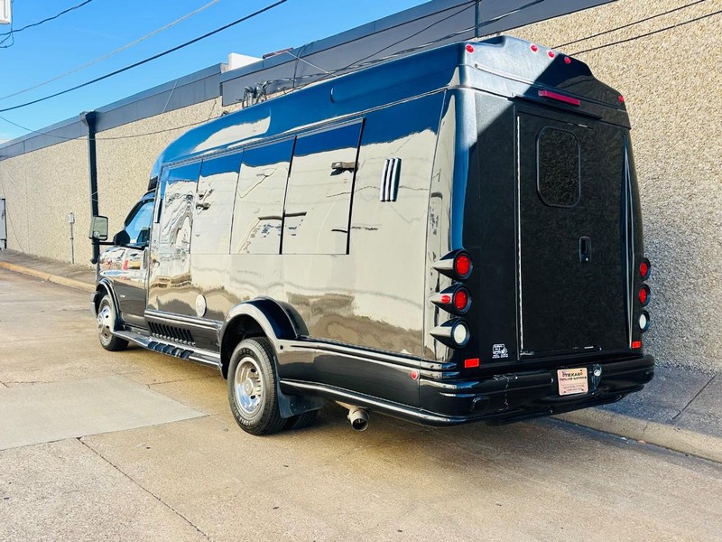 Chevrolet Express Commercial Cutaway Vehicle Full-screen Gallery Image 06