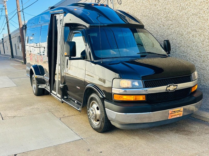 Chevrolet Express Commercial Cutaway Vehicle Full-screen Gallery Image 07