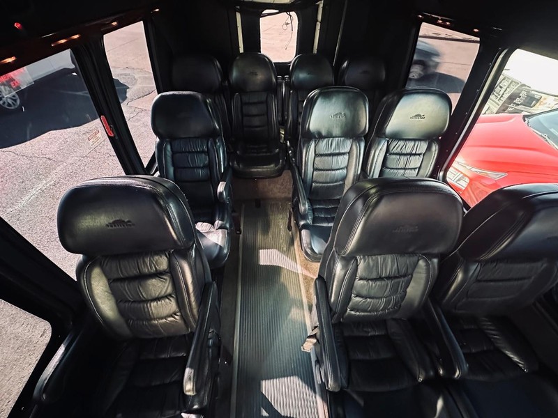 Chevrolet Express Commercial Cutaway Vehicle Full-screen Gallery Image 21