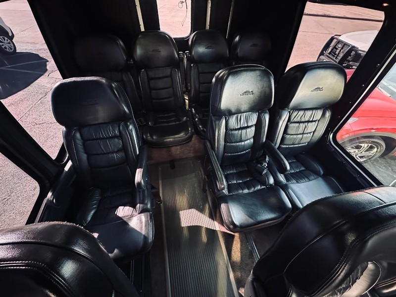 Chevrolet Express Commercial Cutaway Vehicle Full-screen Gallery Image 22