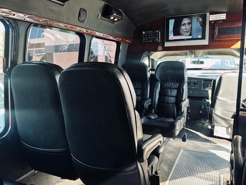 Chevrolet Express Commercial Cutaway Vehicle Full-screen Gallery Image 28