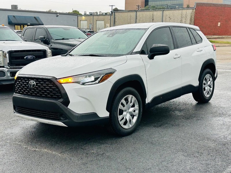 Toyota Corolla Cross Vehicle Full-screen Gallery Image 01